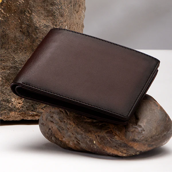 The Timeless Appeal of Men's Leather Wallets: Elevate Your Style