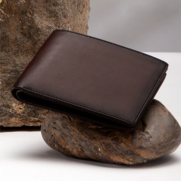 The Timeless Appeal of Men's Leather Wallets: Elevate Your Style